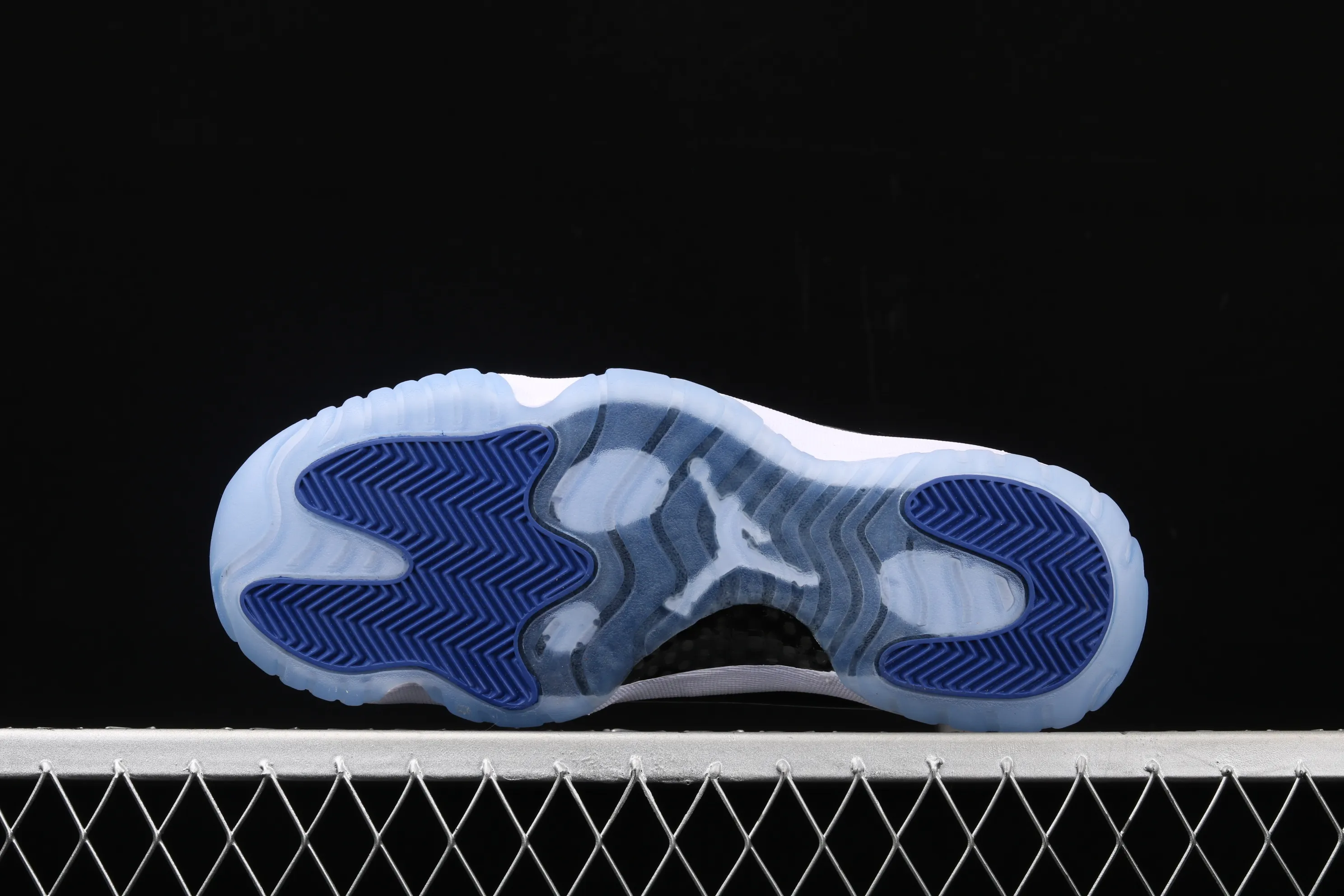 All categories Air Jordan Jordan series basketball shoes Air Jordan 11 X version Air Jordan 11 Space Jam AJ11 Joe 11 slam dunk genuine standard genuine carbon fiber basketball shoes 378037-003
